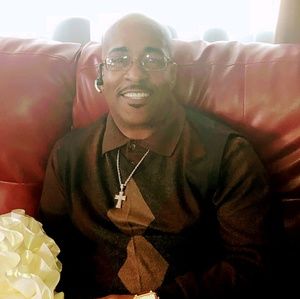 Meet your Posher, Derrick